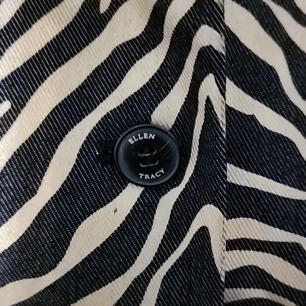 Linda Allard Ellen Tracy Womens Gold & Black Zebra Print Button Front Coat Sz 12 - Picture 3 of 10